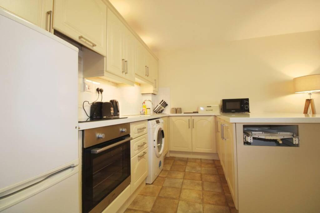 Large 3 Bed, Galway City Centre Apartman Kültér fotó
