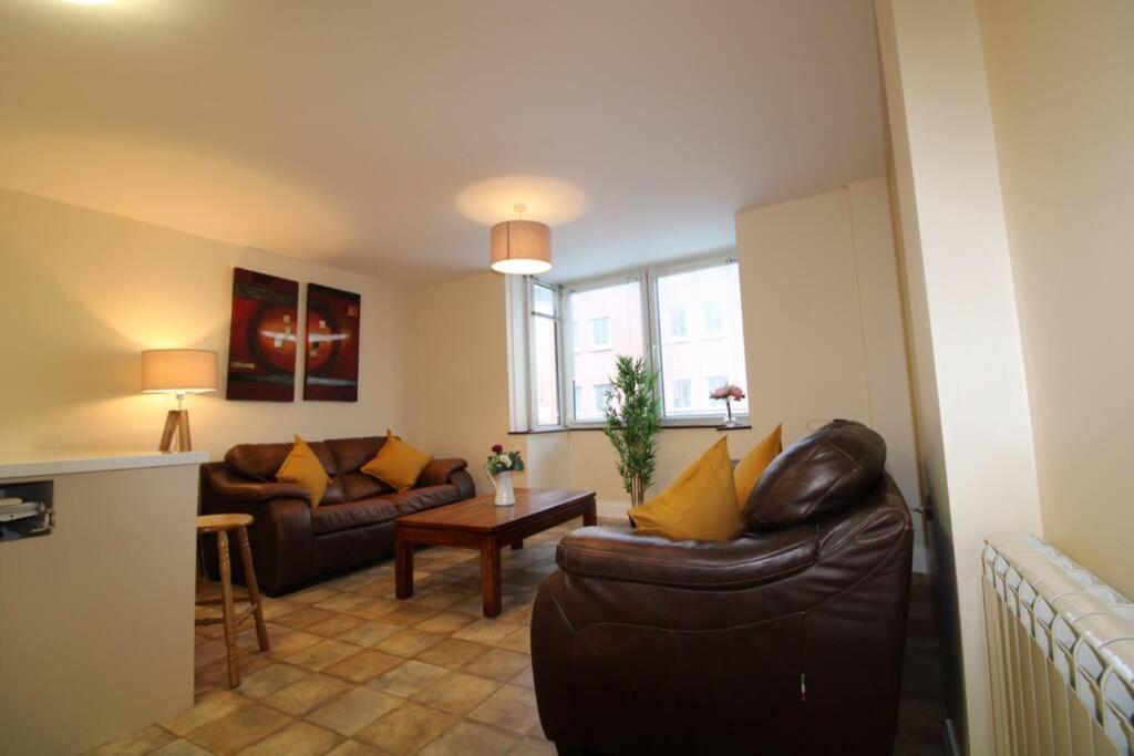 Large 3 Bed, Galway City Centre Apartman Kültér fotó