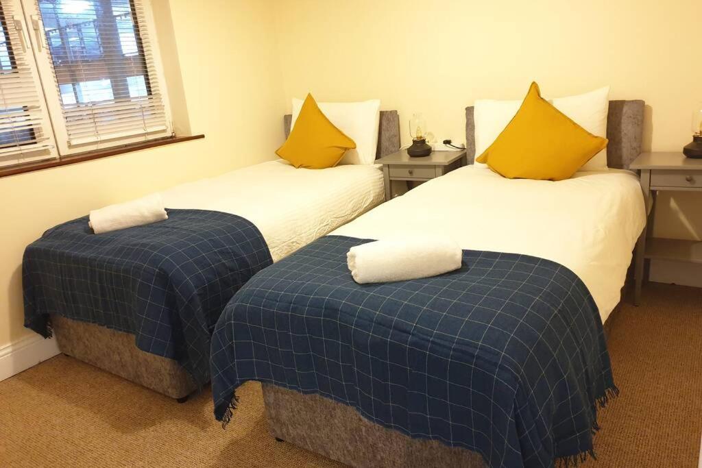 Large 3 Bed, Galway City Centre Apartman Kültér fotó